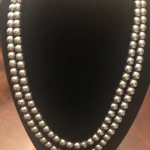 Two layered pearl necklace
